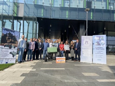 Robot Agar firme Coming iz Niša