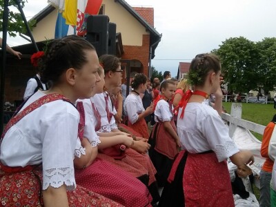 Konjička natjecanja pratile su i članice KUD-a &quot;Mijat Stojanović&quot;