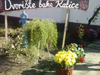 Stara seoska dvorišta - potencijal za obiteljski turizam