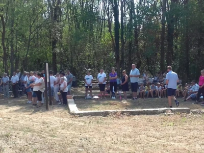 Tek poneki temelj kao podsjetnik da su tu nekada bile kuće