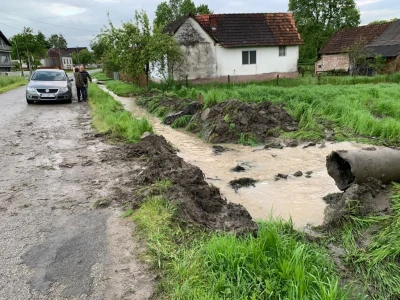 Plodno vrgoračko tlo pretvoreno u jezero
