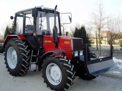 Traktor Belarus 900