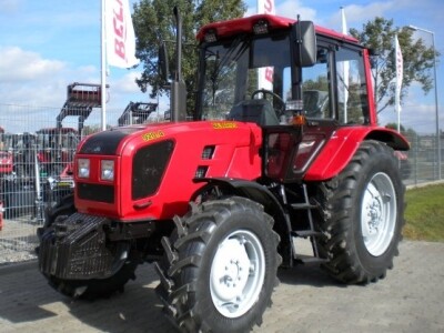 Traktor Belarus 900