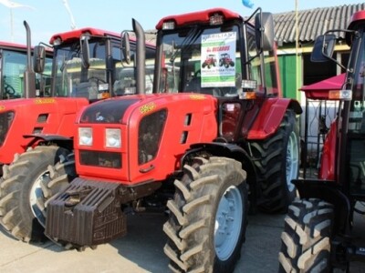 Traktor Belarus 900