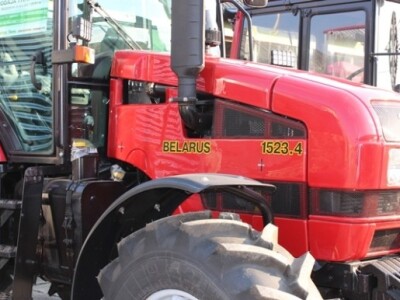 Traktor Belarus 1000