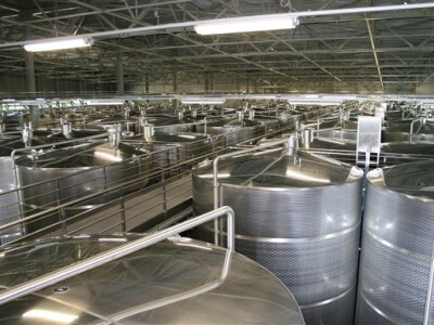 247 inoks spremnika za vino