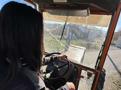 Belkisa Porčić na farmi u Krivaji kod Cazina