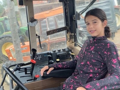 Belkisa Porčić na farmi u Krivaji kod Cazina