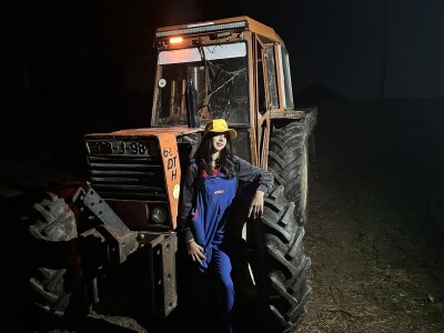 Belkisa Porčić na farmi u Krivaji kod Cazina