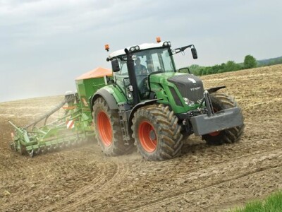 Traktor Fendt 800 Vario