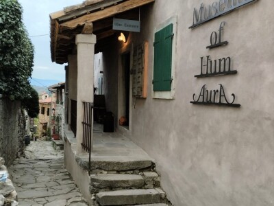 Biska i muzej u Humu