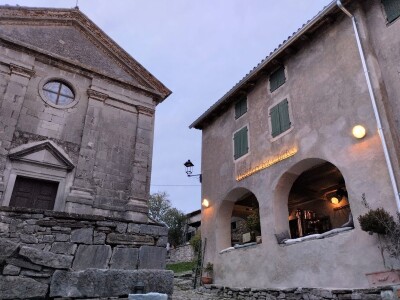 Biska i muzej u Humu