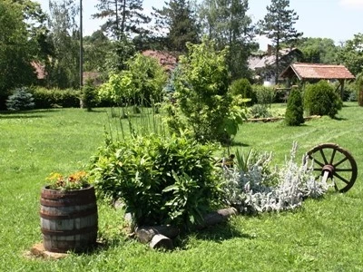 Seosko dvorište