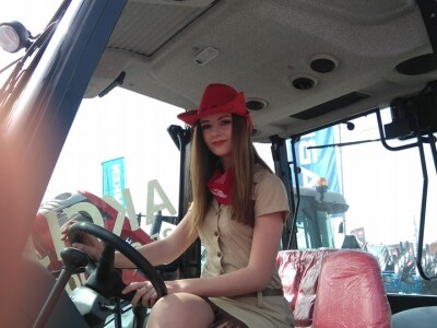 I ona voli biti za volanom