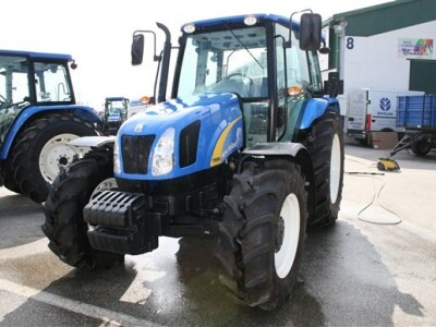 New Holland traktori