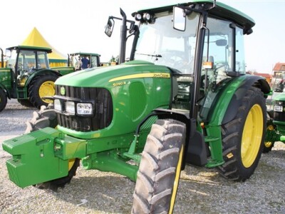 John Deere traktori