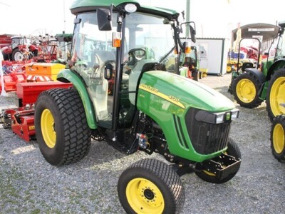 John Deere traktori