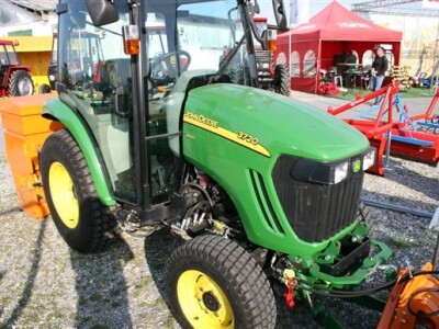 John Deere traktori