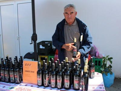 OPG Lukačić Josip iz Pitomače prodaje kupinovo vuno