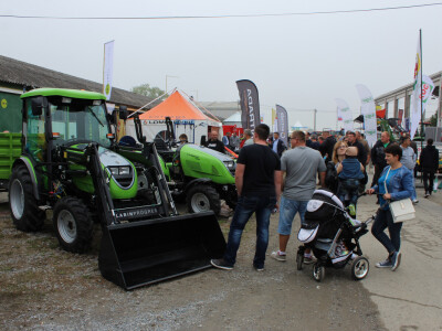 Labinprogres, Tuber traktori, utovarivač, prikolica