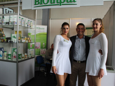 Bioinput hostese i Mijo Kovačević