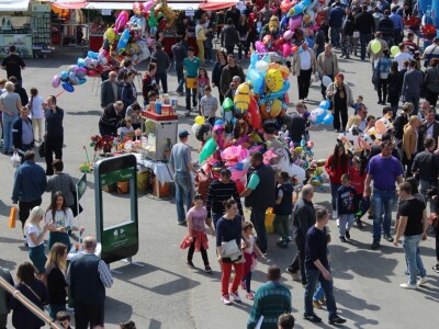Mnoštvo ljudi u nedjelju na sajmu