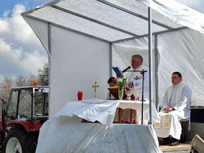 Blagoslov traktora na Strugači