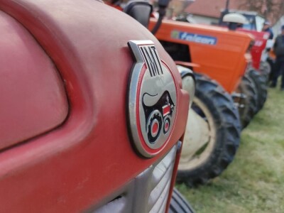 Blagoslov traktora na Strugači