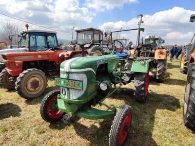 Blagoslov traktora na Strugači