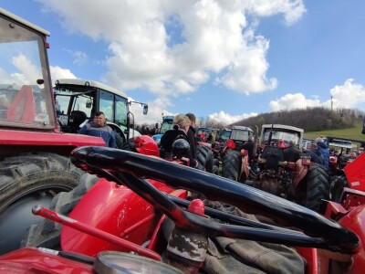 Blagoslov traktora na Strugači