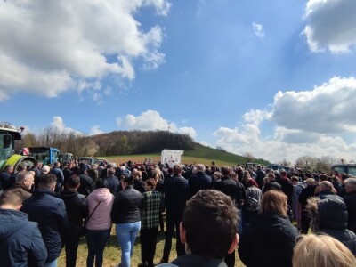 Blagoslov traktora na Strugači