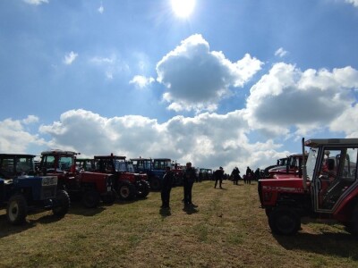 Blagoslov traktora na Strugači