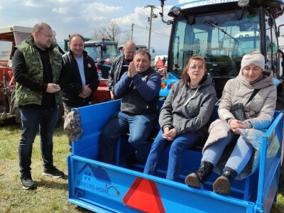 Blagoslov traktora na Strugači