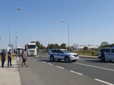 Blokirana granica u Orašju