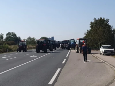 Blokirana granica u Orašju