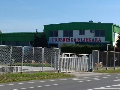 Obitelj Bohnec se bavi proizvodnjom mliječnih proizvoda od 1934. Obitelj Bohnec se bavi proizvodnjom mliječnih proizvoda od 1934.