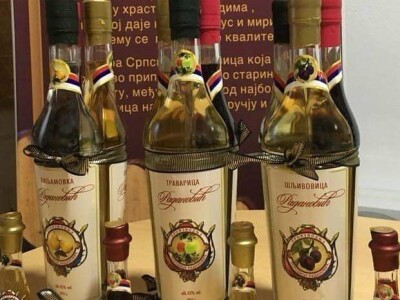 Brane Radanović iz Prijedora nadaleko poznat po svojim rakijama: Šljivovicom protiv gripe