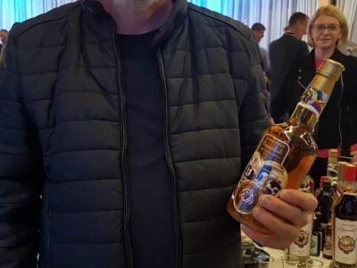 Brane Radanović iz Prijedora nadaleko poznat po svojim rakijama: Šljivovicom protiv gripe