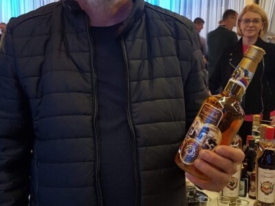 Brane Radanović iz Prijedora nadaleko poznat po svojim rakijama: Šljivovicom protiv gripe