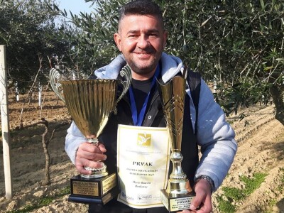 POVENJAK 2019 - Mario Buterin iz Paljuva  pobijedio  maslinarsku elitu Istre i Dalmacije POVENJAK 2019 - Mario Buterin iz Paljuva  pobijedio  maslinarsku elitu Istre i Dalmacije