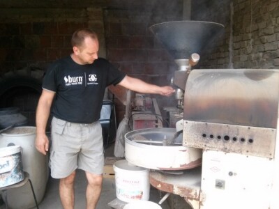 Josip Margić nadgleda prženje soje