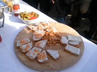 Nije nedostajalo niti kruha s masti