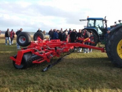 Demonstracija na polju