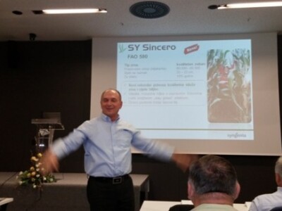 Synentini kukuruzi Synentini kukuruzi