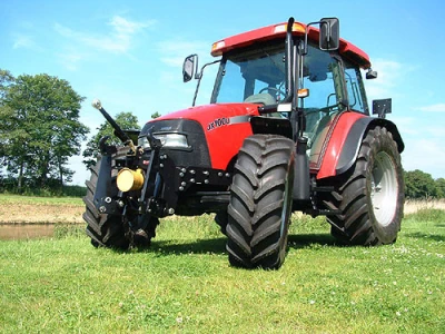 Traktor Case JXU
