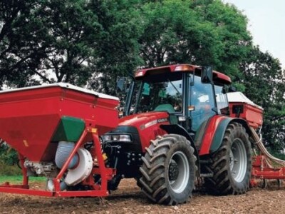 Traktor Case JXU