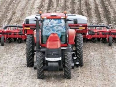 Traktor Case Magnum EP