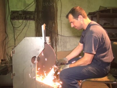 Kovanje motika je zahtjevan posao, no ide dobro