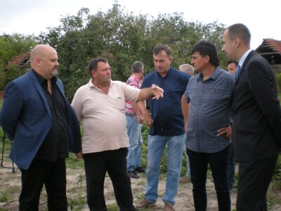 Pokrajinski sekretar za poljoprivredu i gradonačelnik Zrenjanina u poseti povrtarima u Mihajlovu