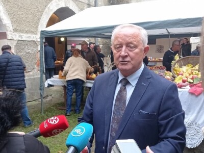 Cernik 2021: Izložba starih sorti voća i povrća